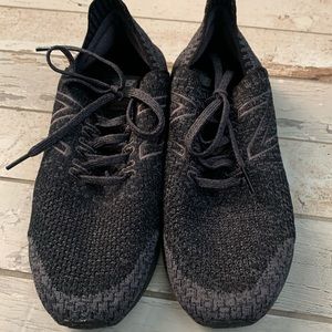 Women's new balance shoes